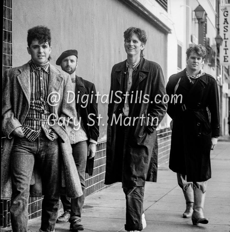 darius and the magnets along the street