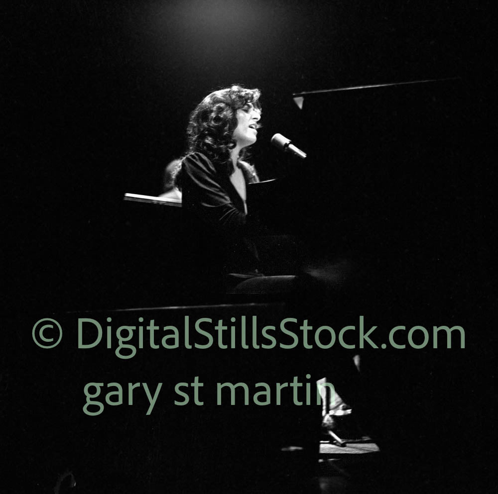 Carla Bonoff Performing Live