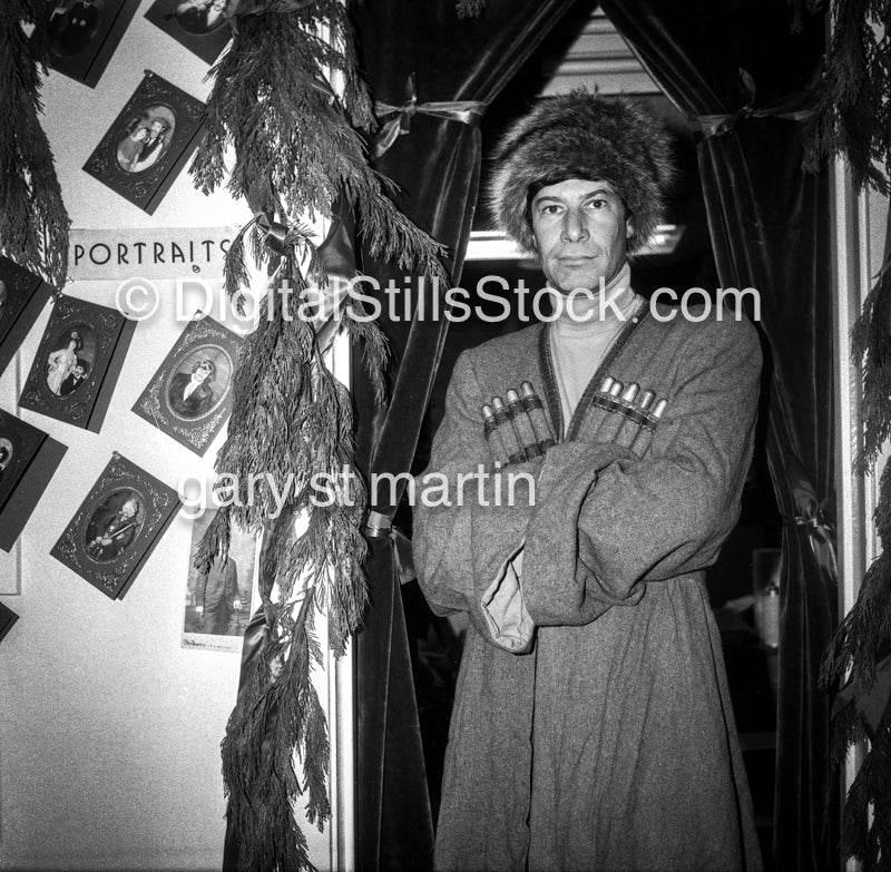 Photographer at the craft mall, Analog, Portraits, Men, Black and White