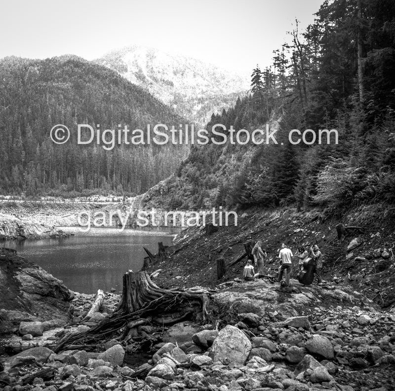 hippies and a beauitul mountainscape
