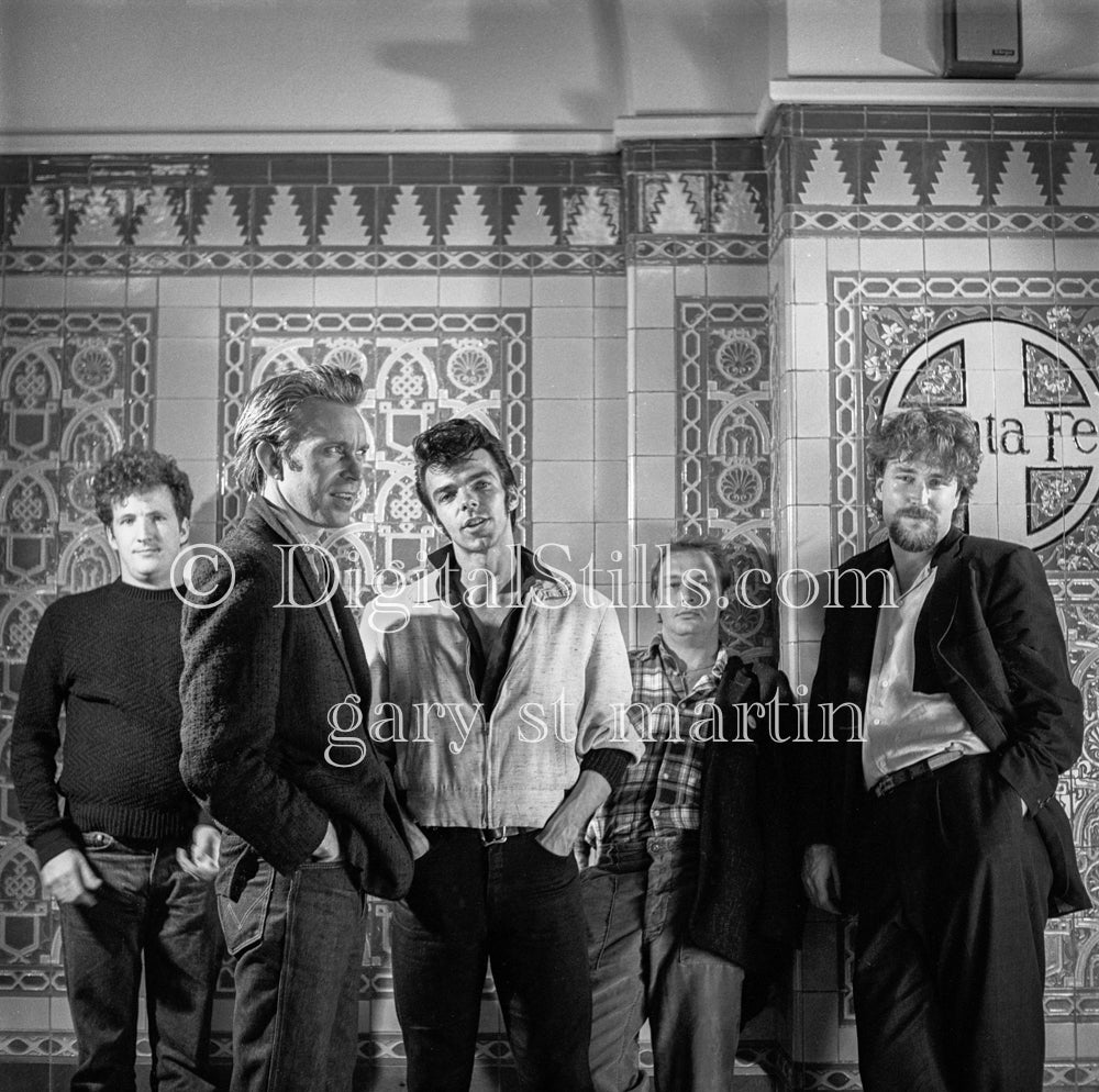 Away from the Sant Fe Wall inside the Train Station, analog, black and white, 80s rock