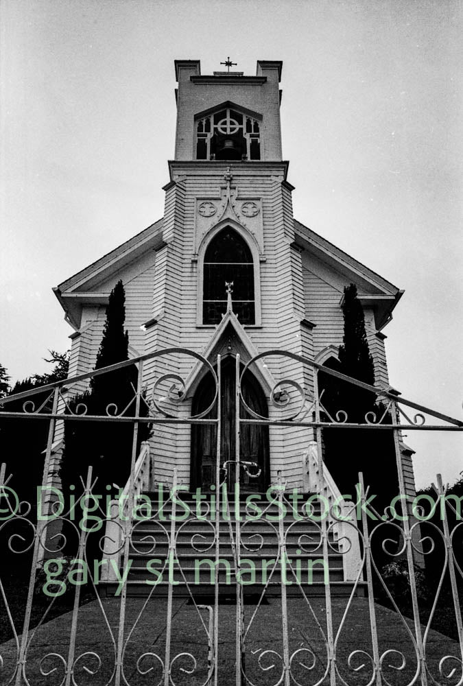 Church Through The Gate, analog, black and white, oddities