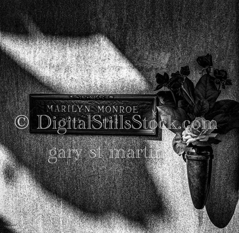 Marilyn Monroe's Gravesite, analog , black and white, oddities