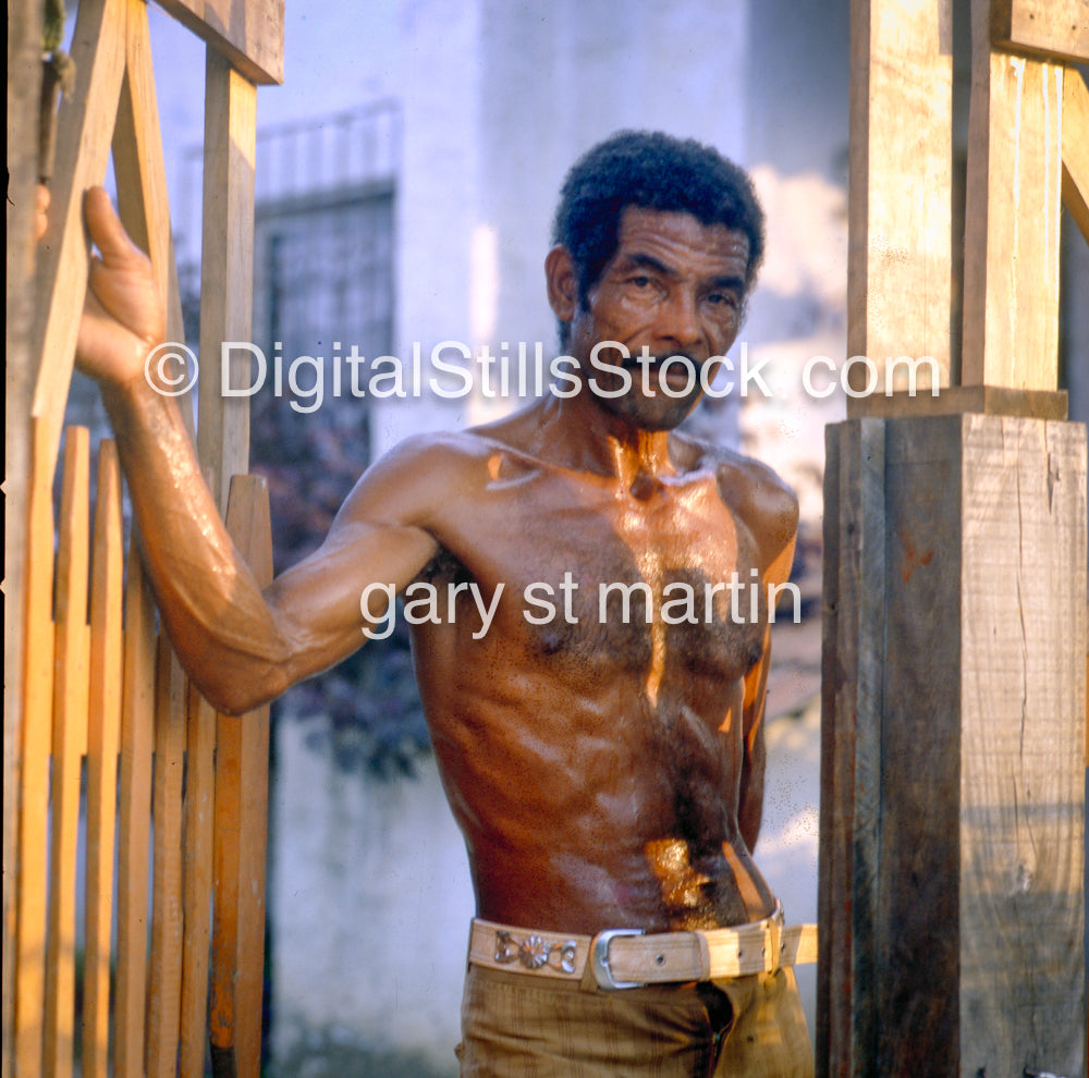 Shirtless Handyman, Analog, Color, Brazil