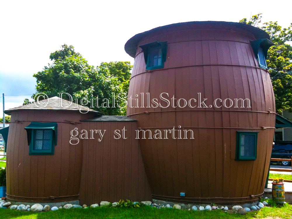 Pickle Barrel House from the side, digital Grand Marais