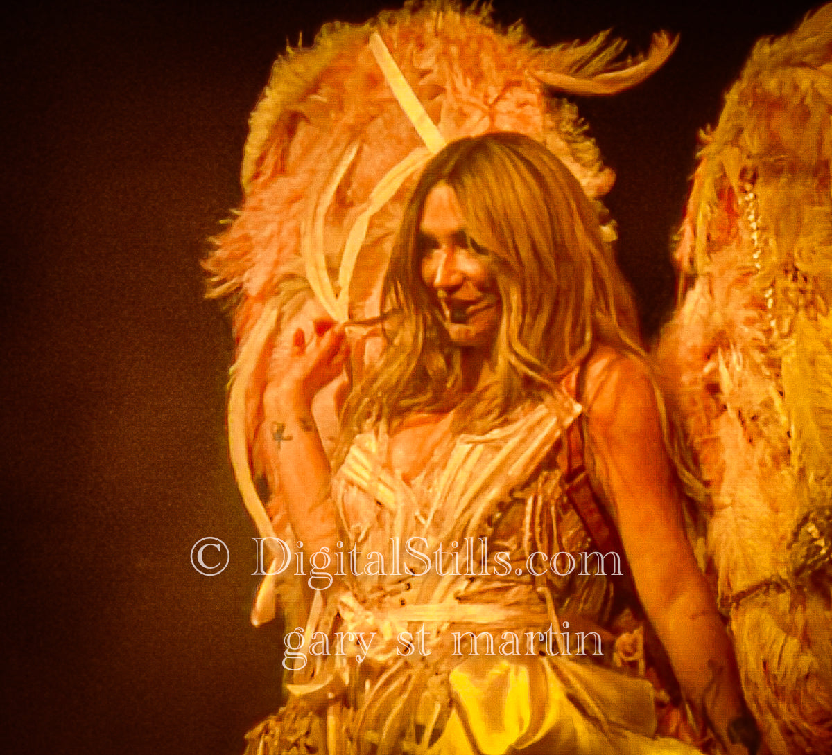 Kesha Winged 4