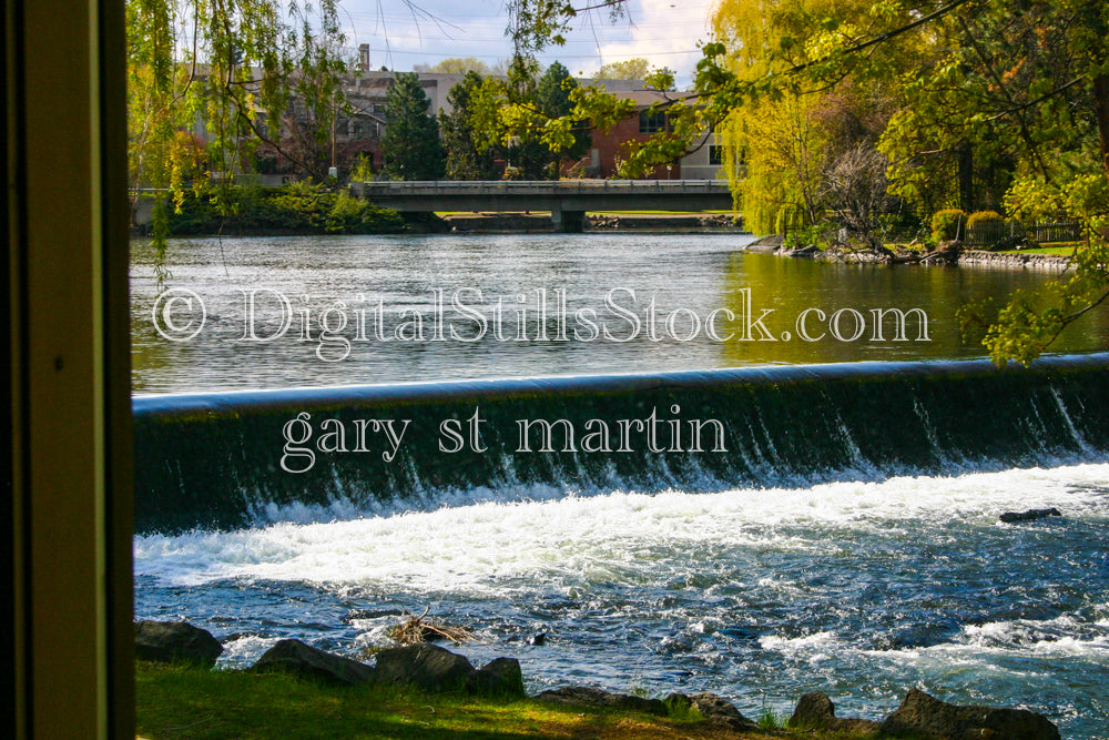 Deschutes River Bend Close Up Oregon, color, digital