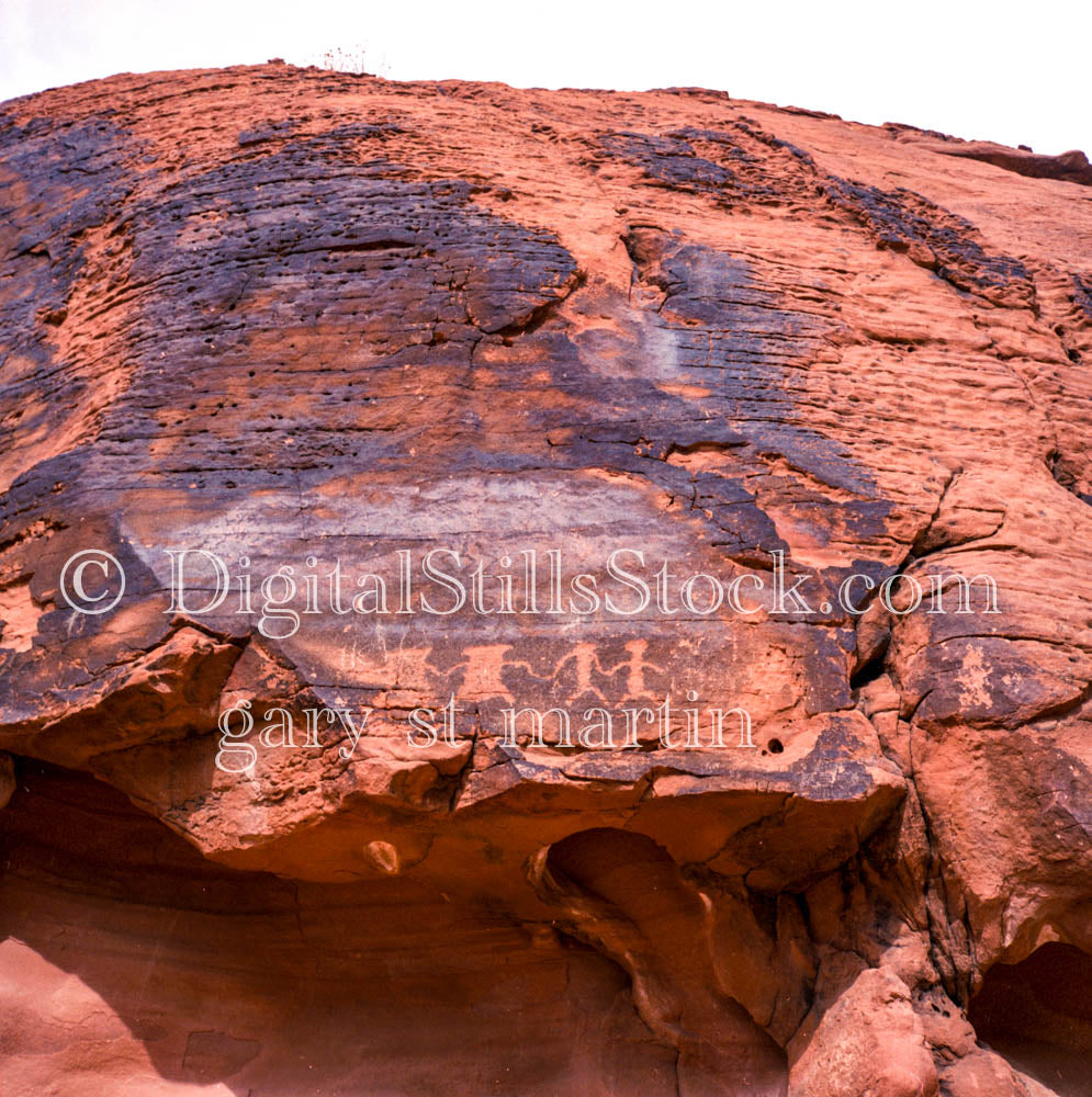 Pyroglyphics of 2 people holding hands, analog valley of fire