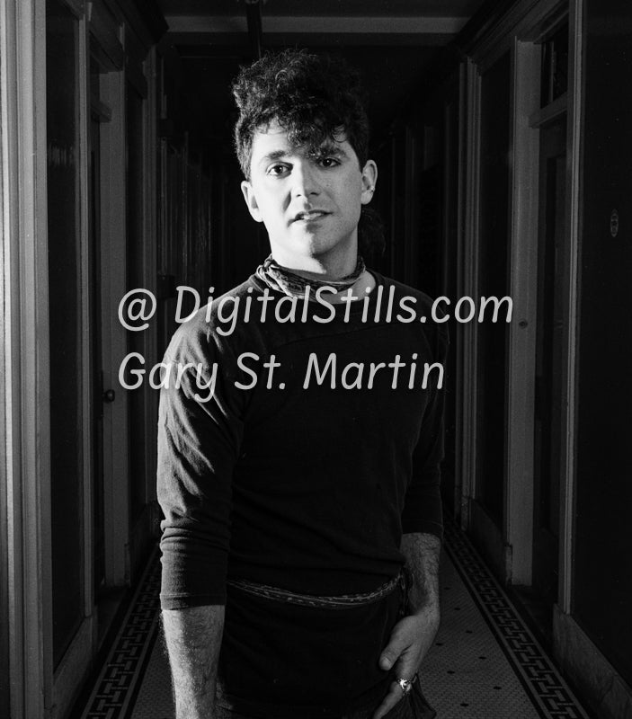 Darius in the Magnets arms down