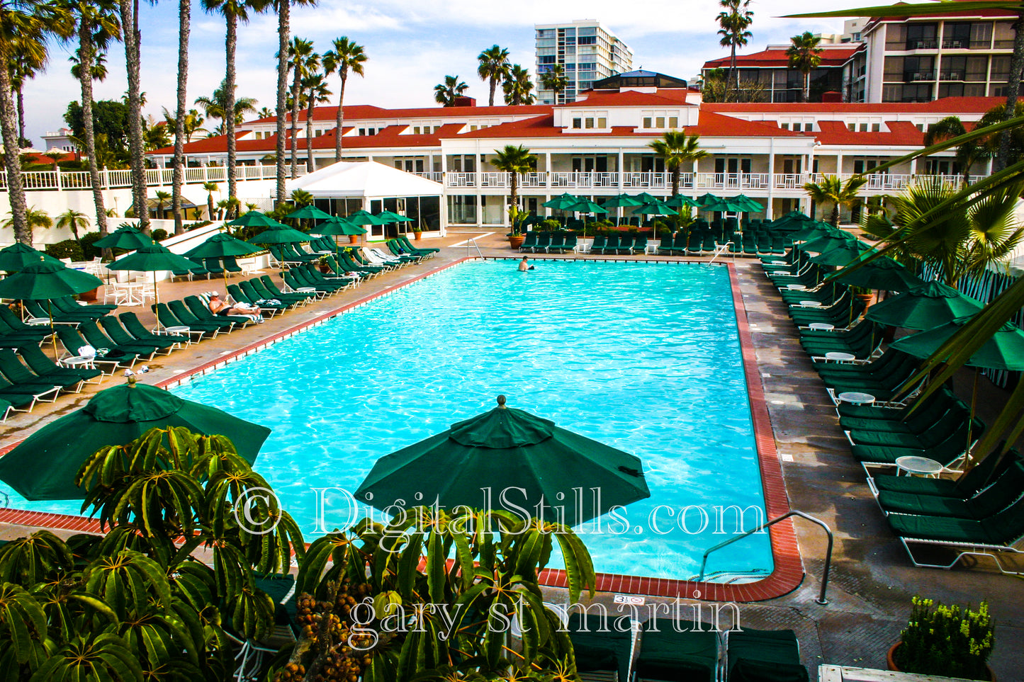 Hotel Del Let's Go For a Swim