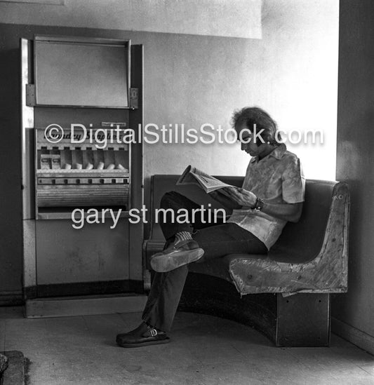 George Judd, waiting on his Laundry, Santa Ana, CA, Analog, Black & White, Portraits, Men