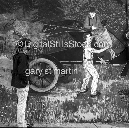 L. Dean Jones, Jr, staring at Wall Art, Polk St., San Francisco, Analog, Black & White, Portraits, Men