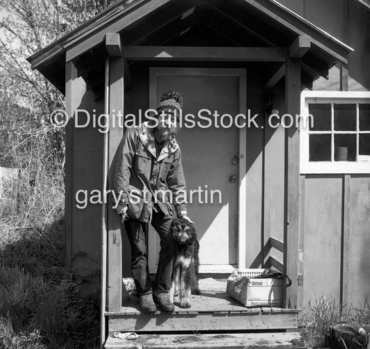 David Oberg on the front porch Mckenzie Bridge Oregon, Analog, Black & White, Portraits, Men