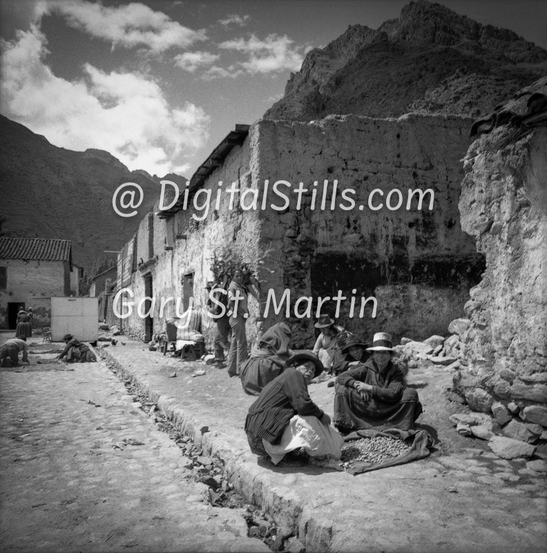 Along the Road Side, Analog, B&W, Peru