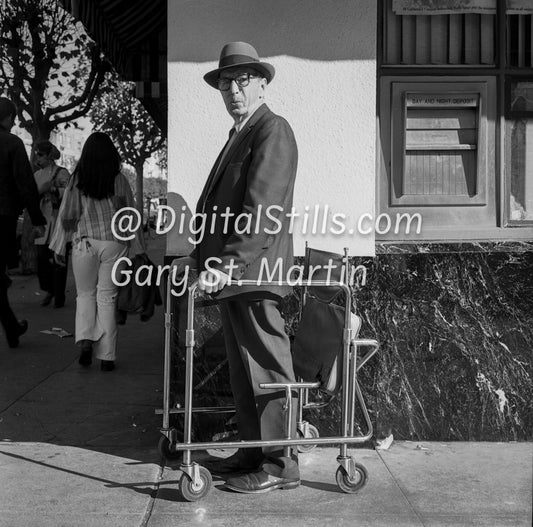 walk man polk street