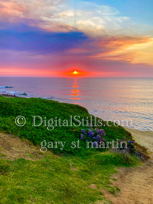 Beautiful bright sun setting over the ocean, digital sunset