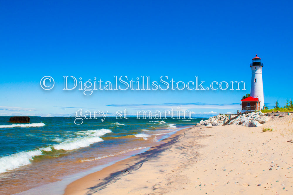 Waves rolling in by the lighthouse, digital crisp point