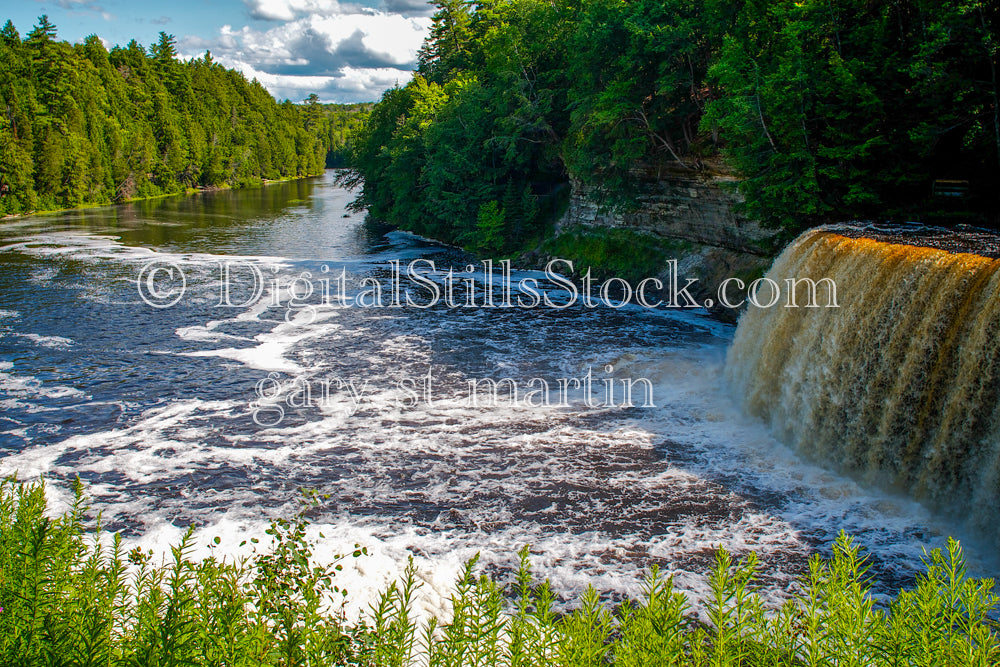 View of the river along side the Tahquamenon falls, digital Tahquamenon falls