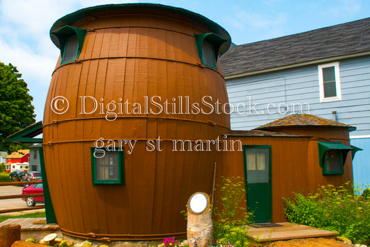 Around the back of the Pickle Barrel house Museum , digital Grand Marais