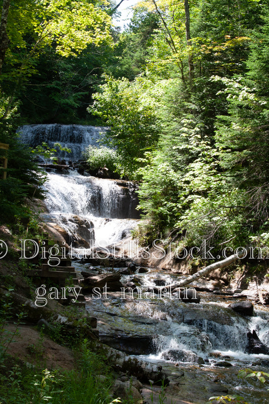 Sable Falls Flowing Down, digital Grand marais