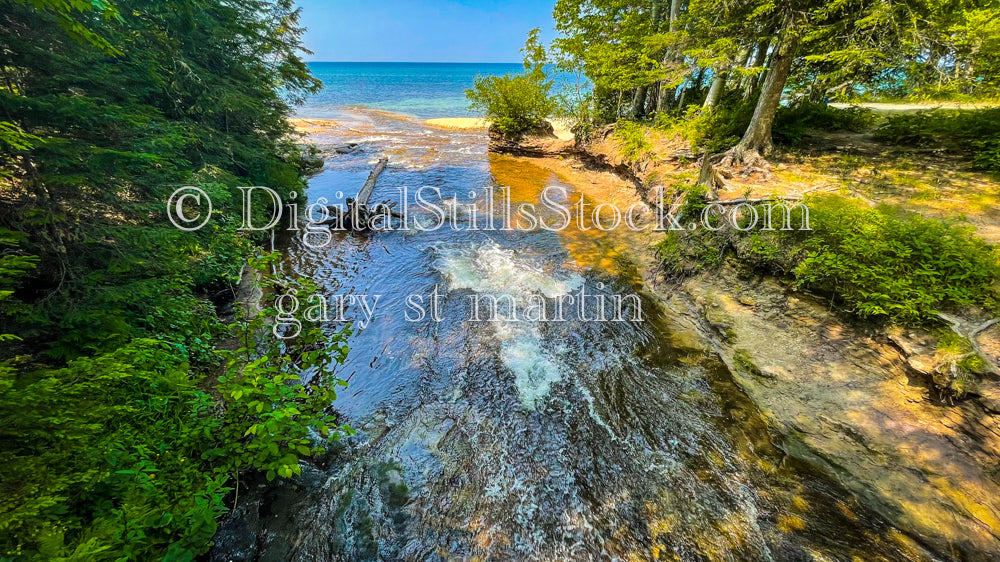 The Hurricane River flowing into Lake Superior, digital Grand mArais