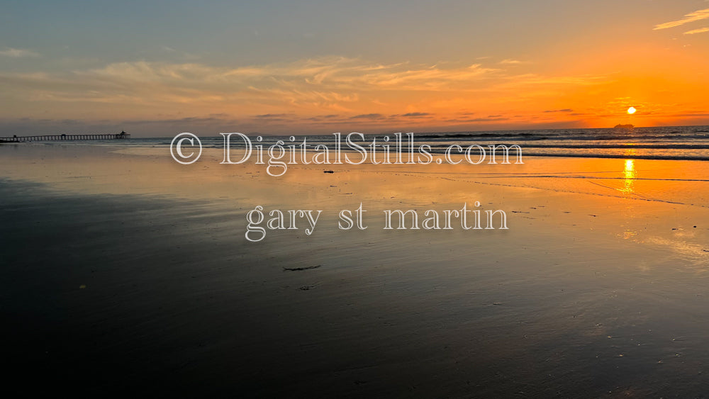 Little sun over the big ocean, digital sunset