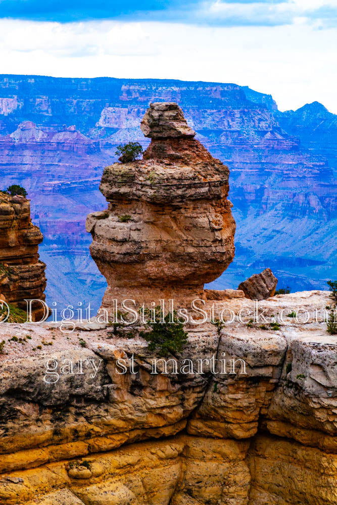 Red Rock with edge against background, Digital, Arizona, Grand Canyon