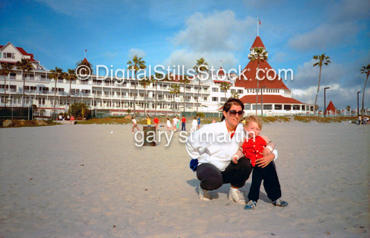 Denise and Josh, in front of the Hotel Del Coronado, CA, Analog, Color, Portraits, Groups